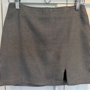 Forever 21 Black & White Houndstooth Mini Skirt with Front Slit